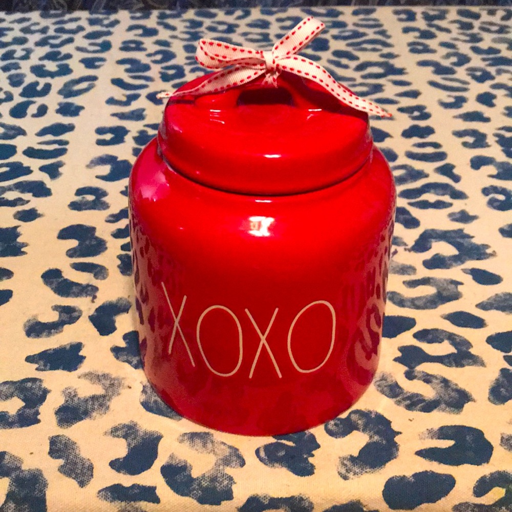 RAE DUNN XOXO CANISTER